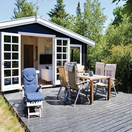 Three-bedroom Holiday In Ferienhaus *